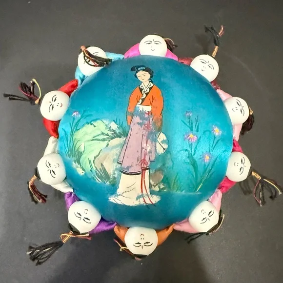 Vintage Handpainted Chinese Silk Round Pincushion Surrounded with 10 Cute Dolls - Picture 9 of 10